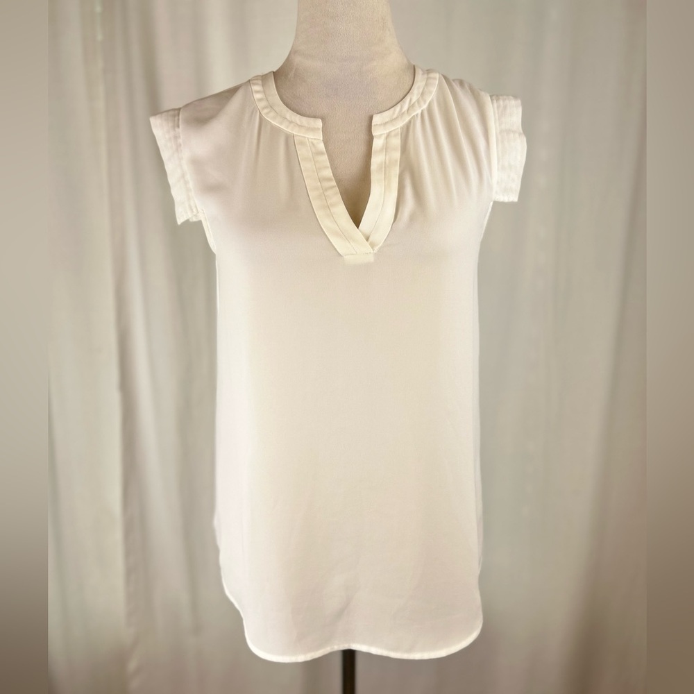 J.Crew Women's Ivory Split Neck Cap Sleeve Pleated Back Blouse Women’s Size XS